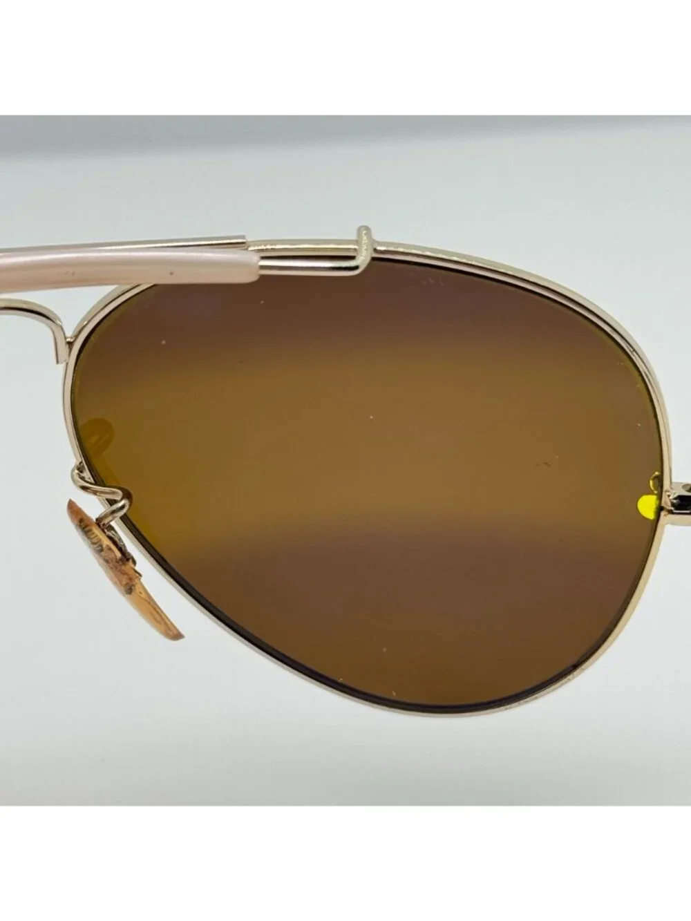 Gilt lenses have